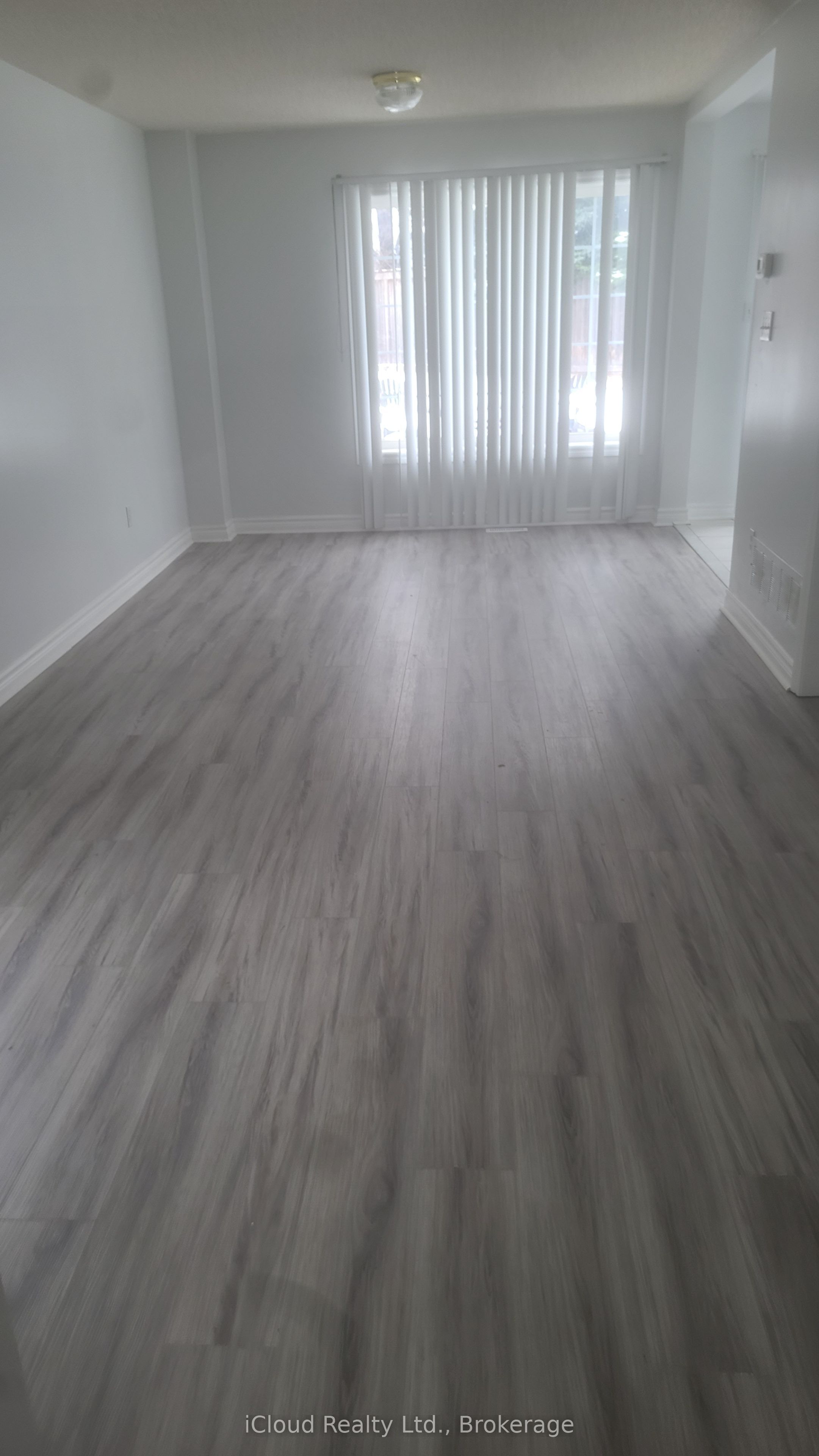 150 Twin Pines Crescent