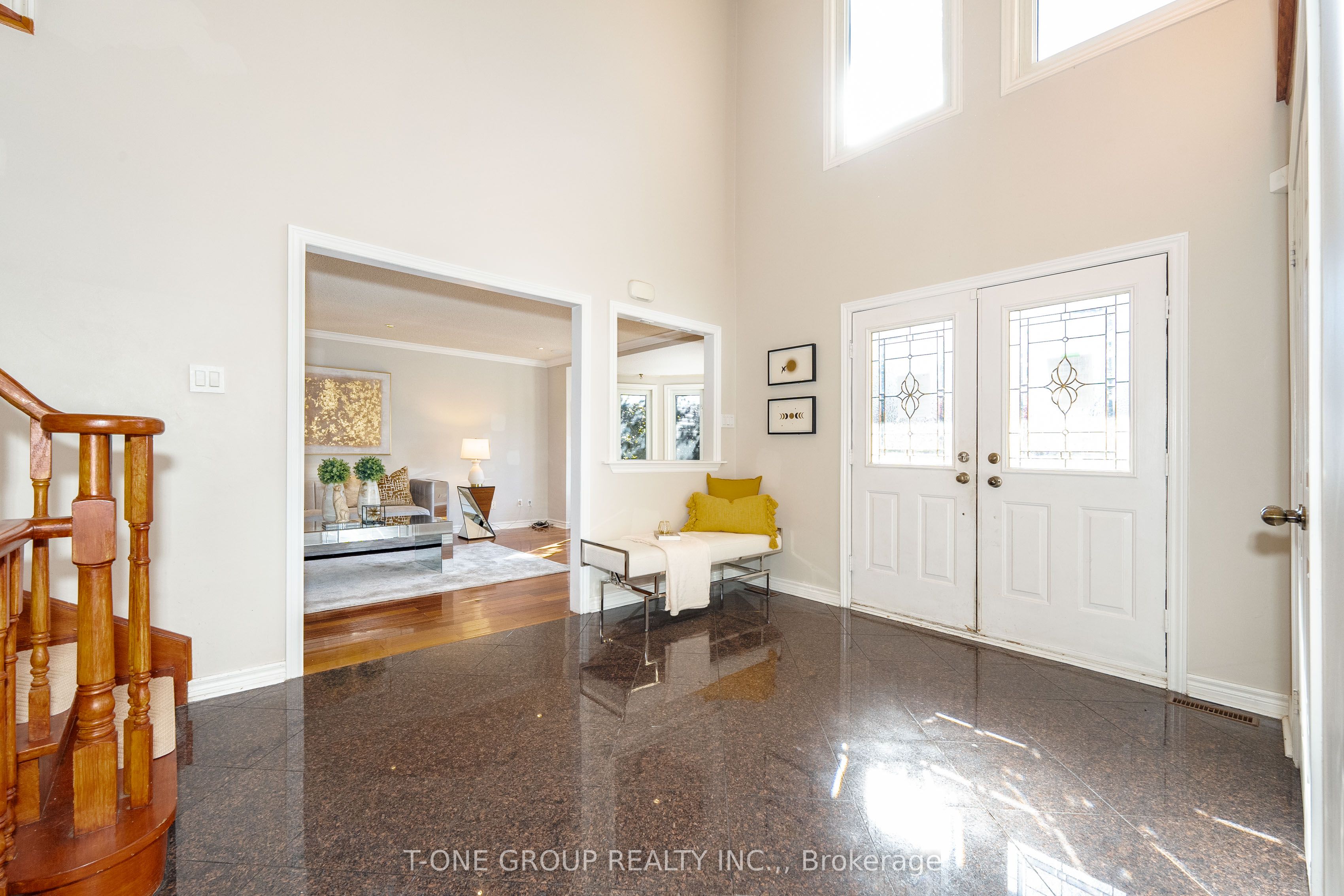 382 Elgin Mills Road W