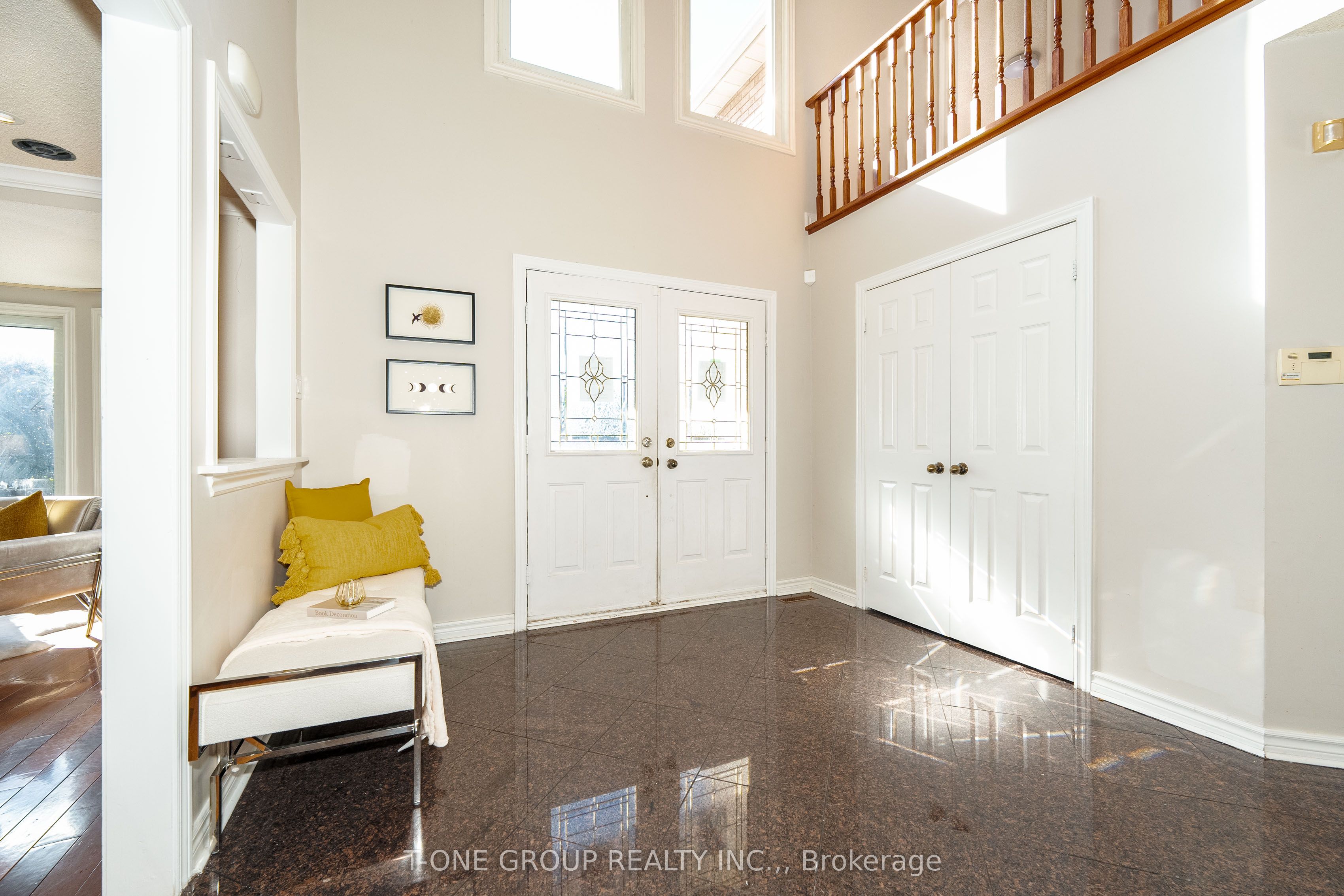 382 Elgin Mills Road W