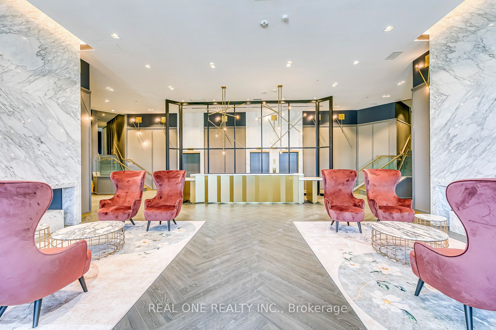 405 Dundas Street W 526