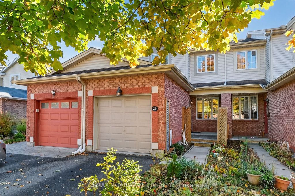 Photo of 42 College Circle, Overbrook - Castleheights and Area, ON K1K 4R8 (MLS # X13063252)