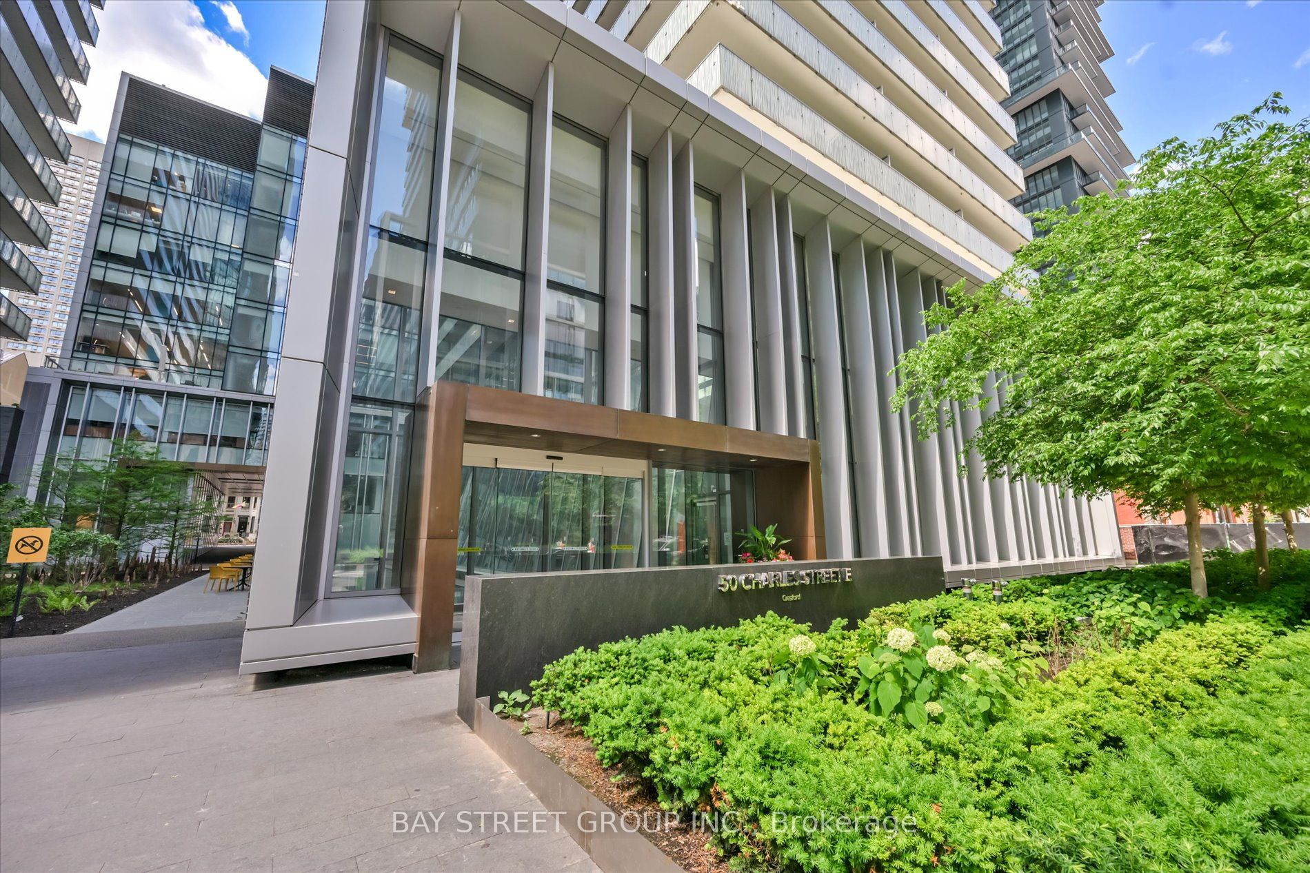 50 Charles Street E LPH4706