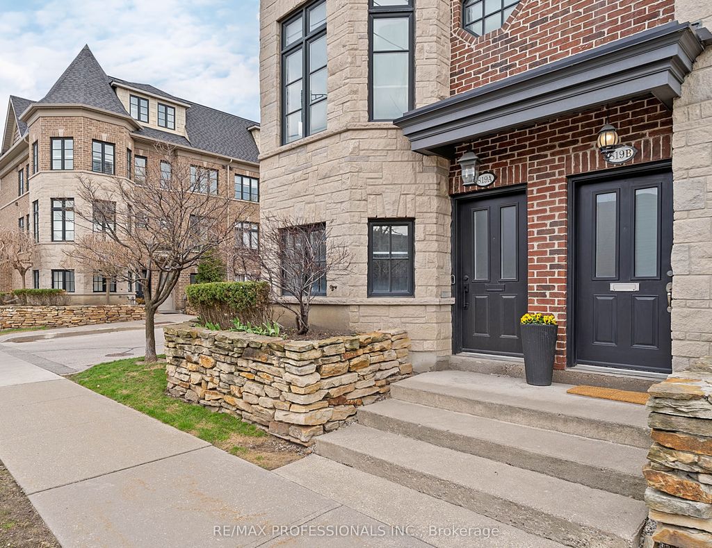 Photo of 819B Oxford Street, Toronto, ON M8Z 0B3 (MLS # W13031606)