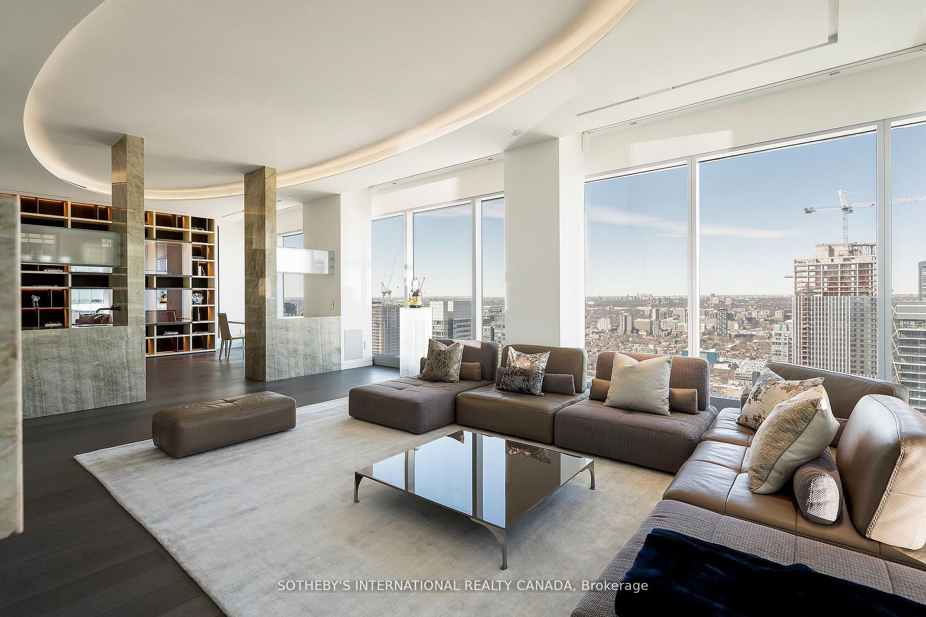 183 Wellington Street W 4602/03