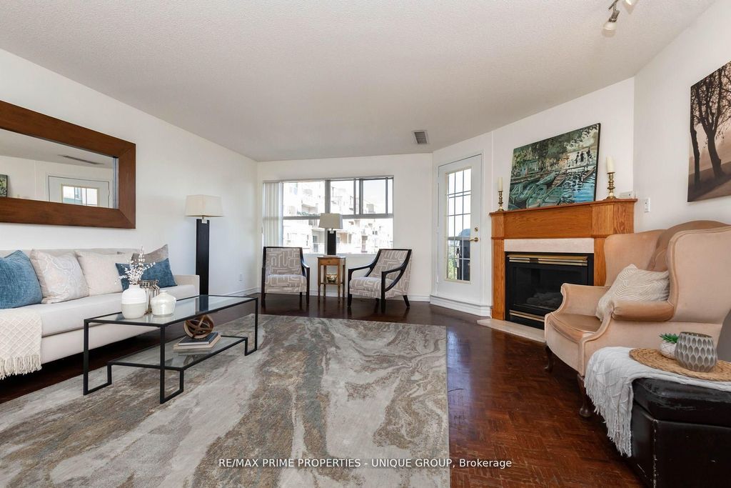 Photo of 18 Concorde Place #808, Toronto, ON M3C 3T9 (MLS # C12815828)