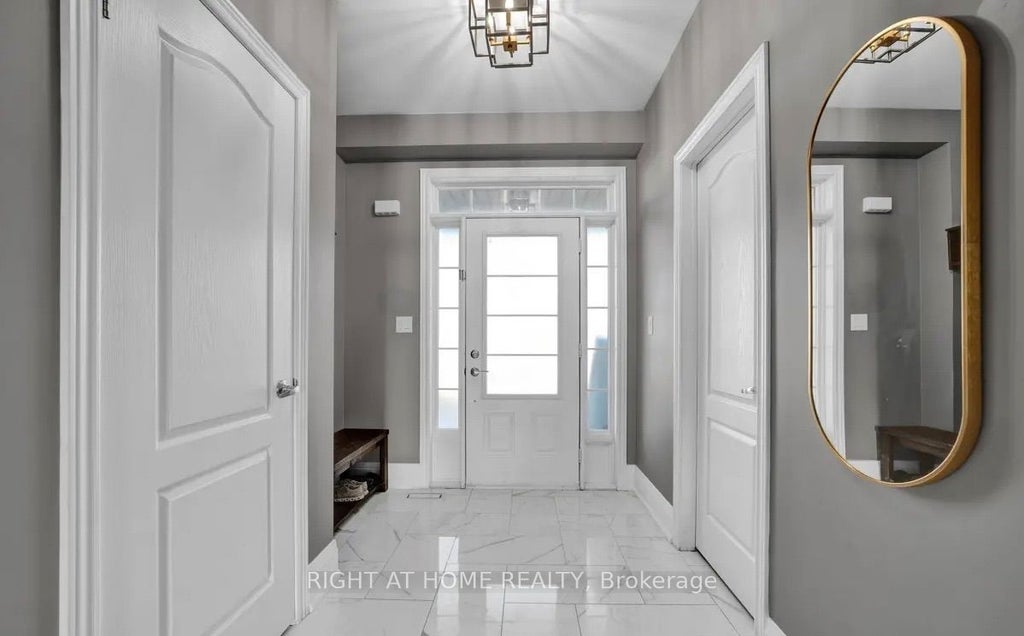 Photo of 43 Diamond Leaf Lane, Halton Hills, ON L7G 0G7 (MLS # W14031910)