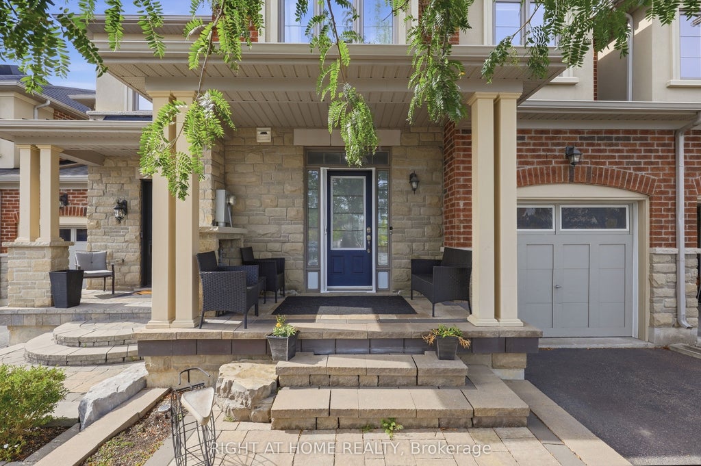 Photo of 43 Diamond Leaf Lane, Halton Hills, ON L7G 0G7 (MLS # W14031910)