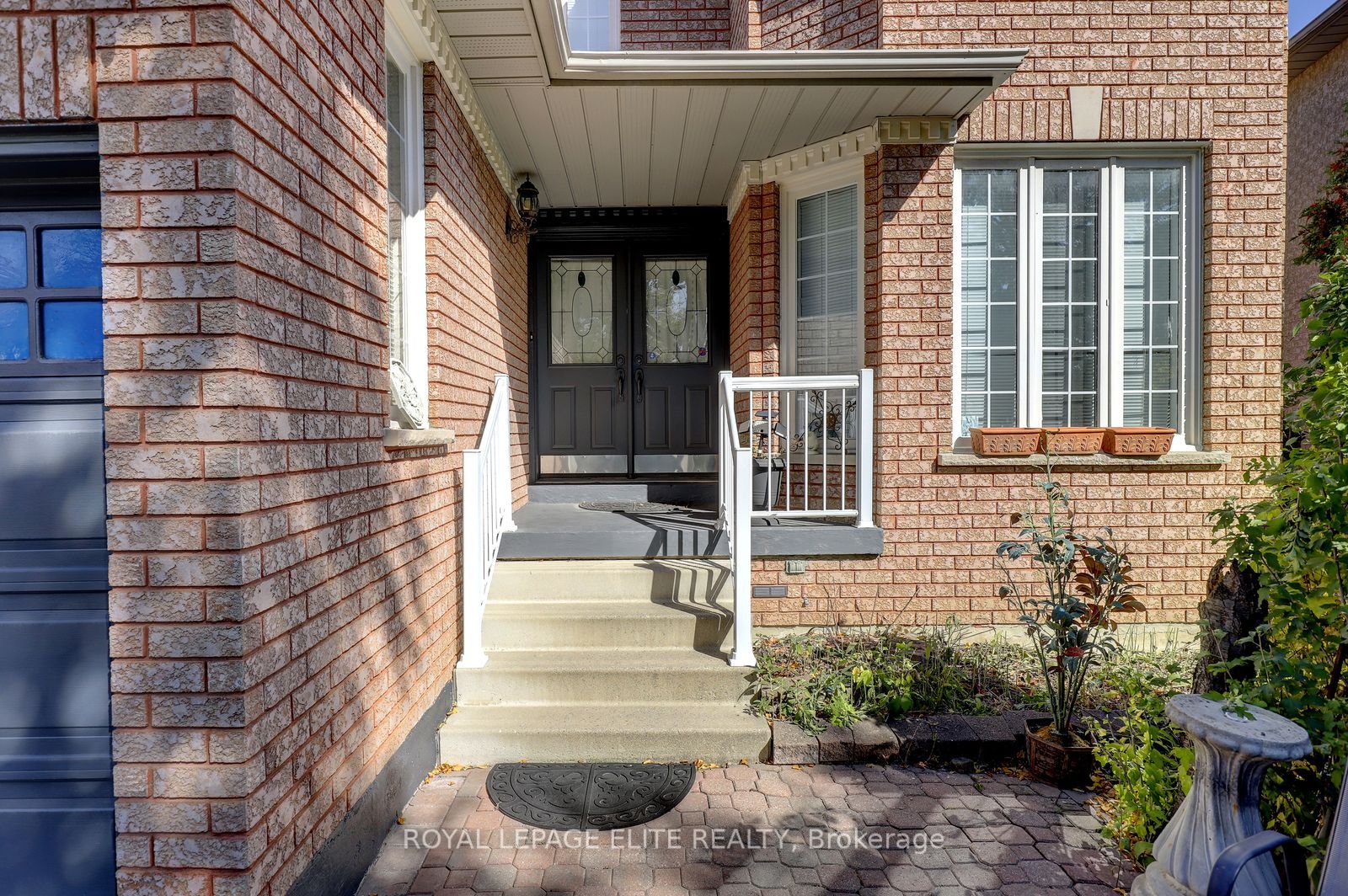 5 Pinecone Way E