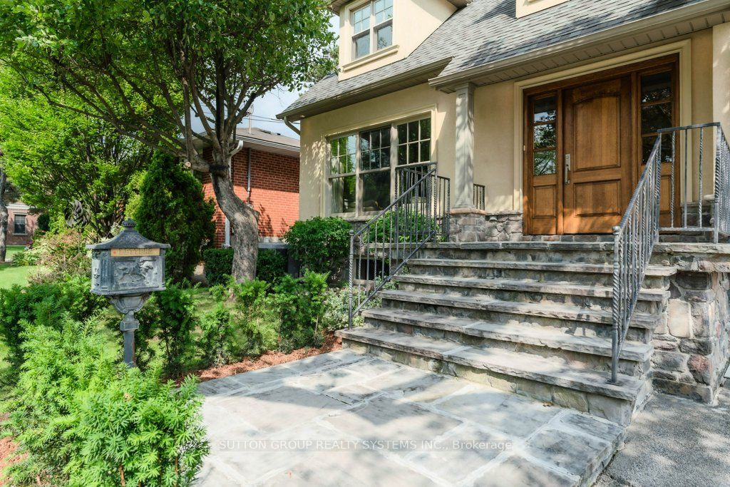 Photo of 101 Perry Crescent, Toronto, ON M9A 1K4 (MLS # W12387948)