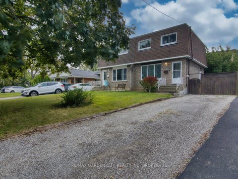 Photo of 18 Prince Paul Crescent, St. Catharines, ON L2N 3A9 (MLS # X12424342)