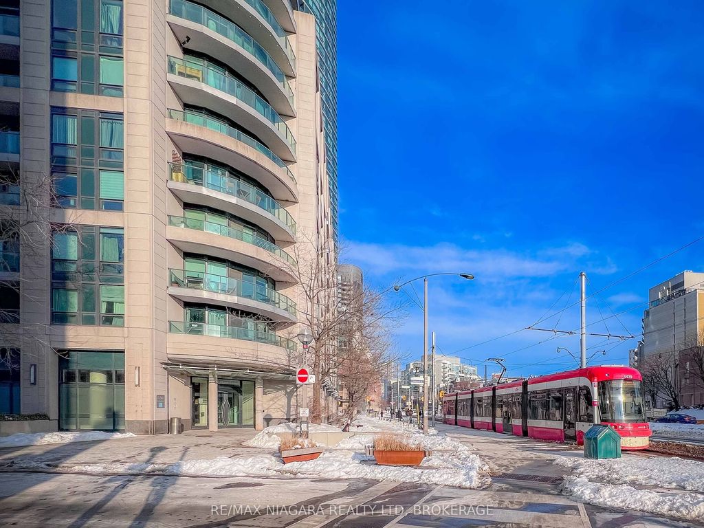 Photo of 600 Fleet Street #1601, Toronto, ON M5V 1B7 (MLS # C12756654)
