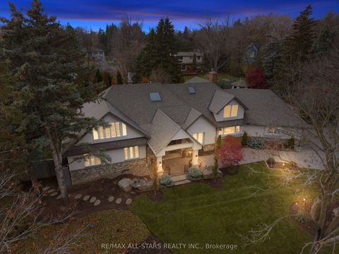 6 Boyd Court Markham ON L6C 1A6