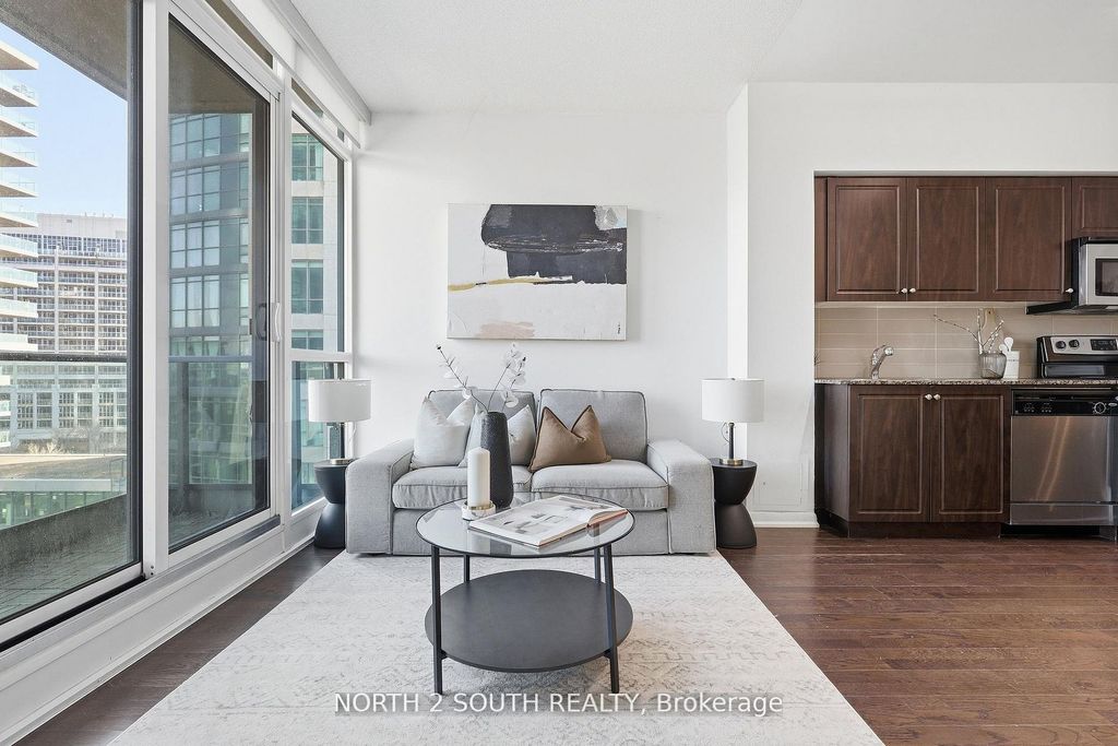 Photo of 215 Fort York Boulevard #712, Toronto, ON M5V 4A2 (MLS # C12966982)
