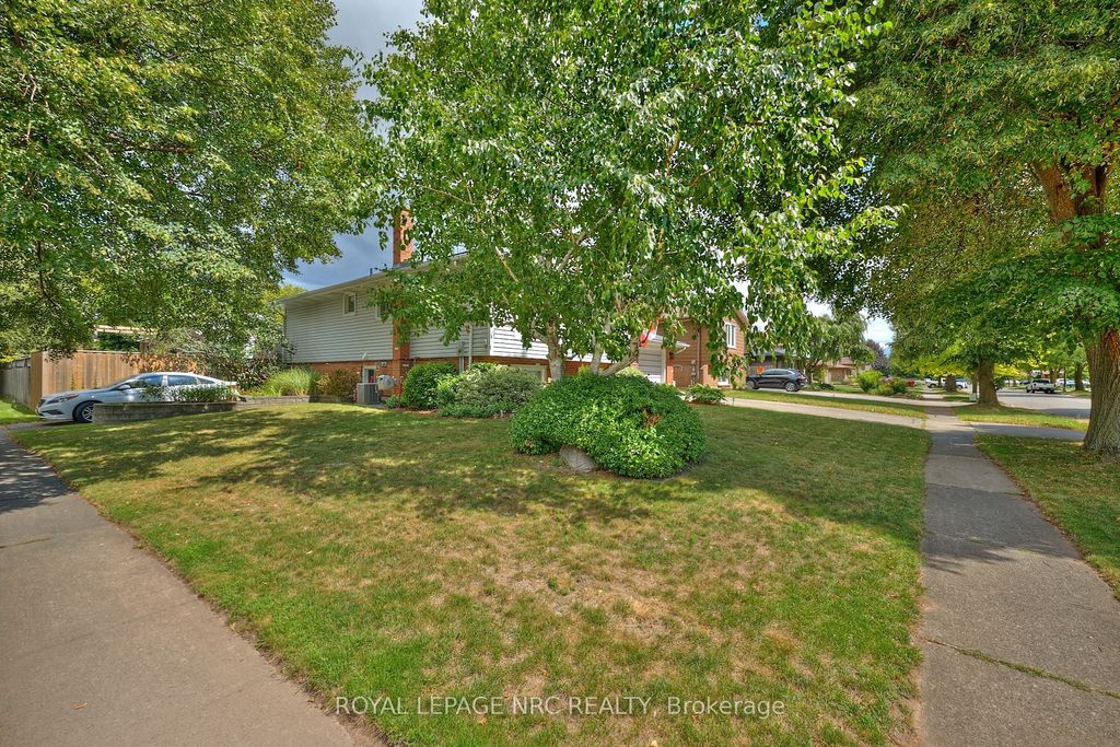 Photo of 7263 Parkdale Street, Niagara Falls, ON L2E 6Y6 (MLS # X13075948)