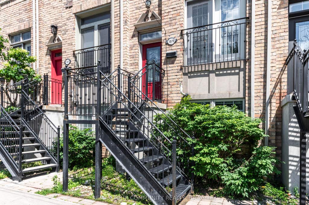 Photo of 1079 Broadview Avenue, Toronto, ON M4K 2S4 (MLS # E13632754)