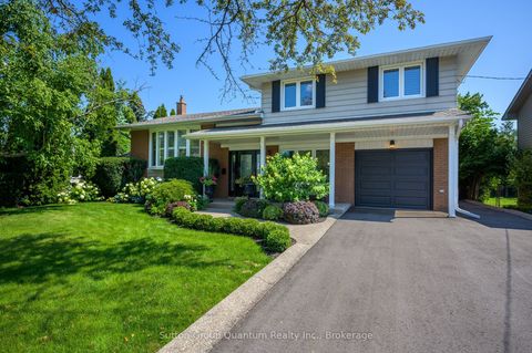 459 Southland Crescent Oakville ON L6L 3N9