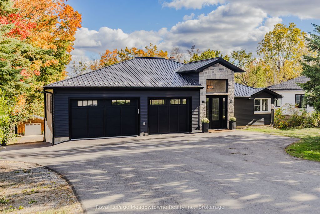 Photo of 2632 Lakefield Road, Selwyn, ON K9J 6X5 (MLS # X12457619)