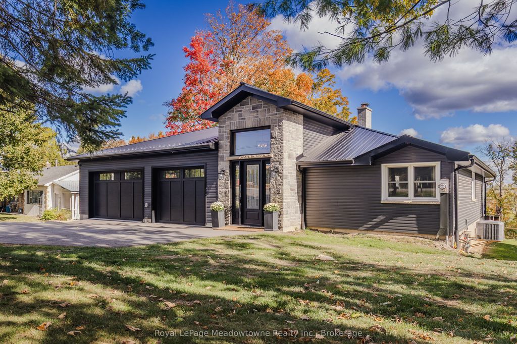 Photo of 2632 Lakefield Road, Selwyn, ON K9J 6X5 (MLS # X12457619)