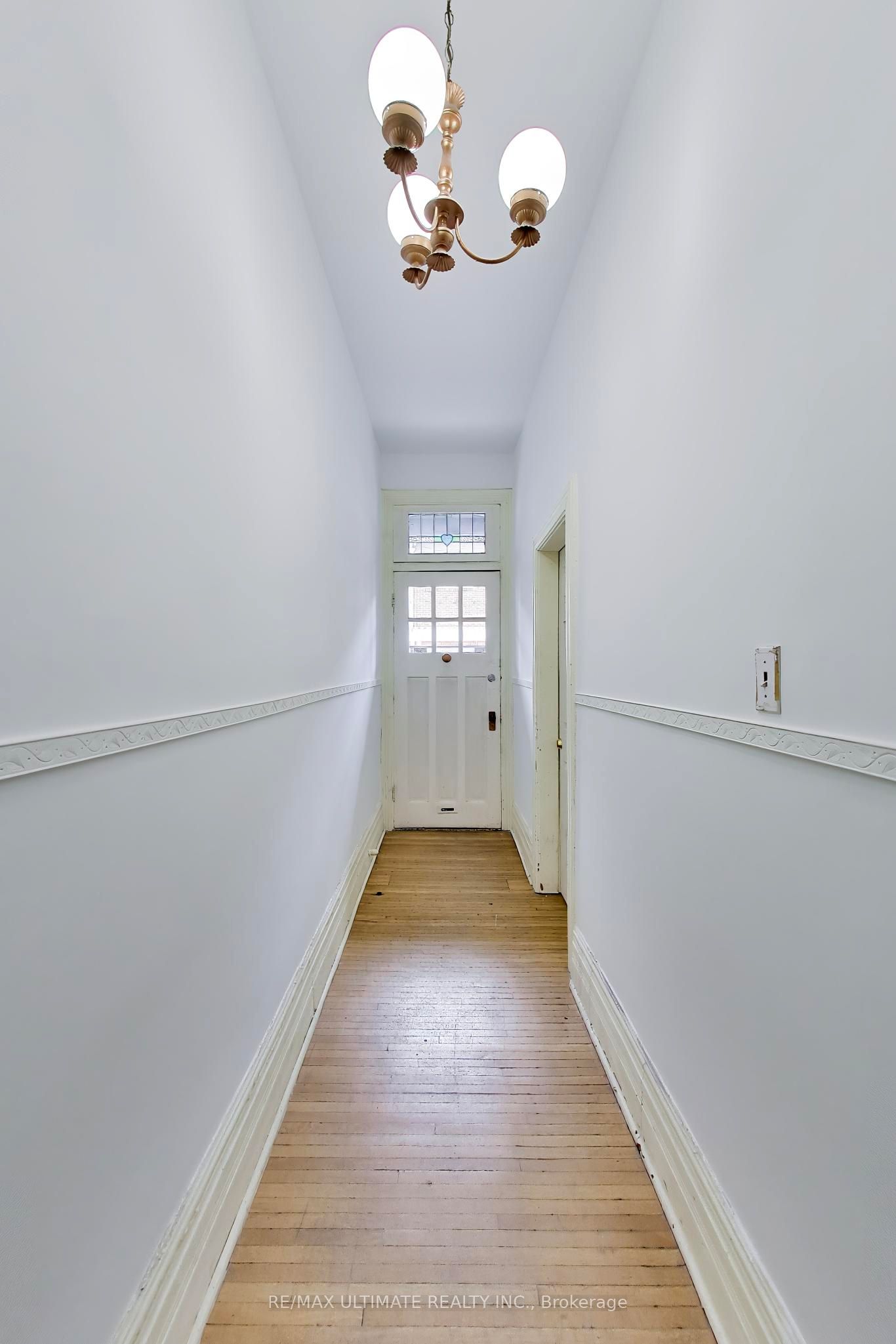 35 Manning Avenue