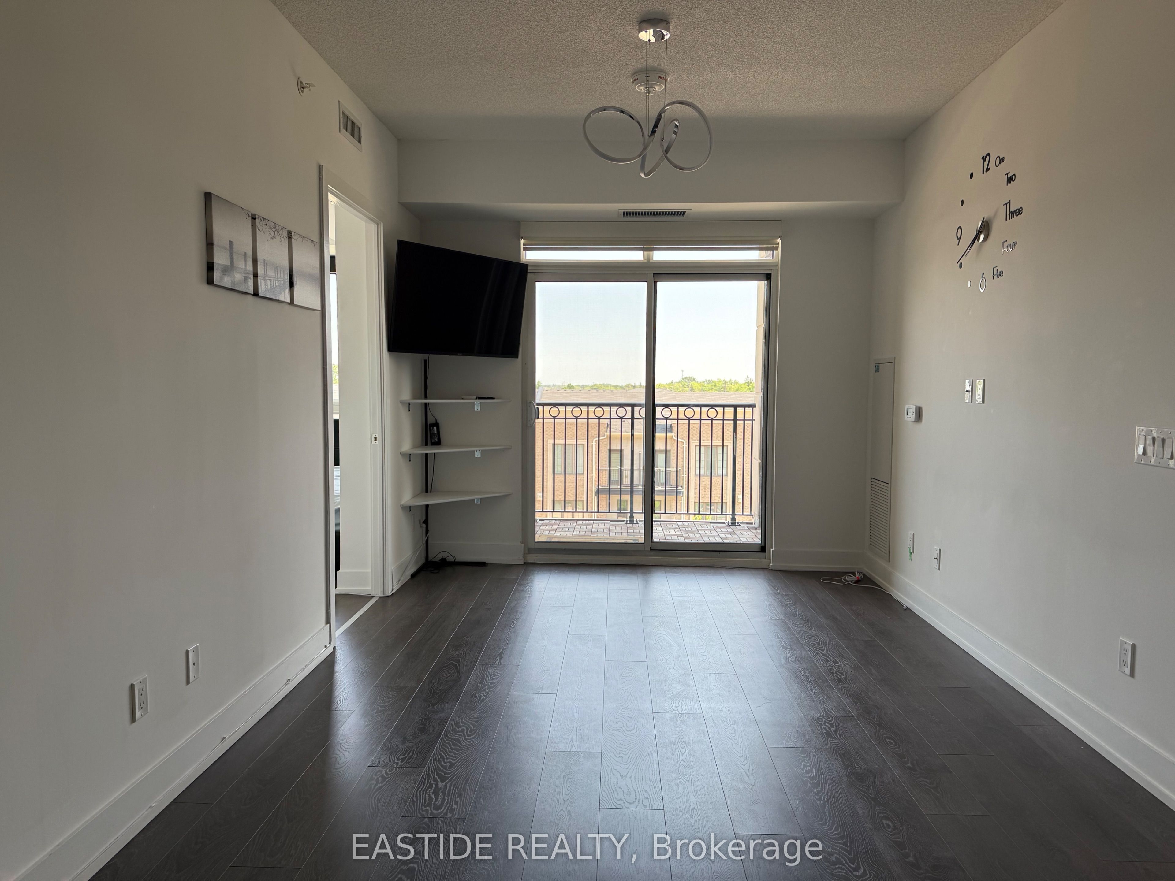 278 Buchanan Drive E 512E