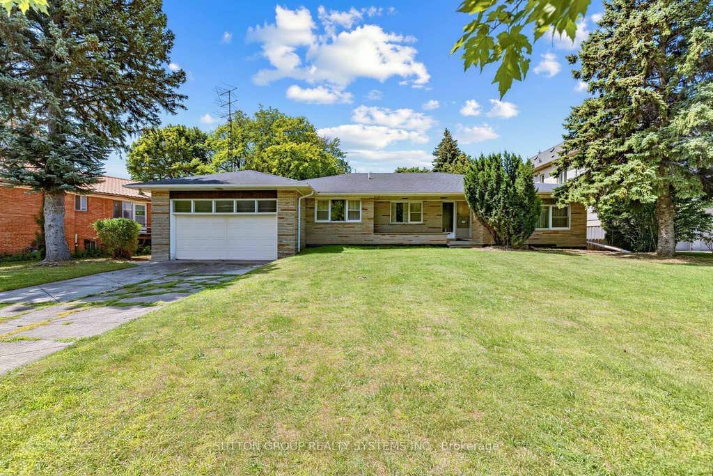 Photo of 4 Banbury Road, Toronto, ON M3B 2L3 (MLS # C13635540)