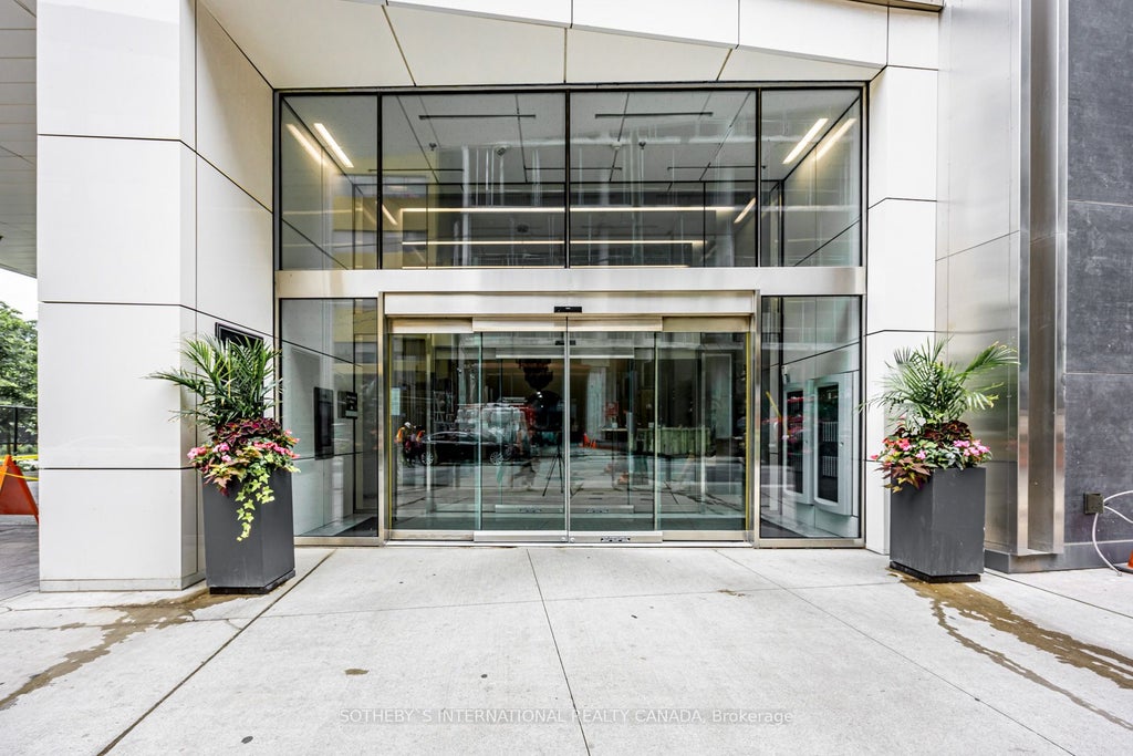 Photo of 5 Soudan Avenue #907, Toronto, ON M4S 0B1 (MLS # C13802796)