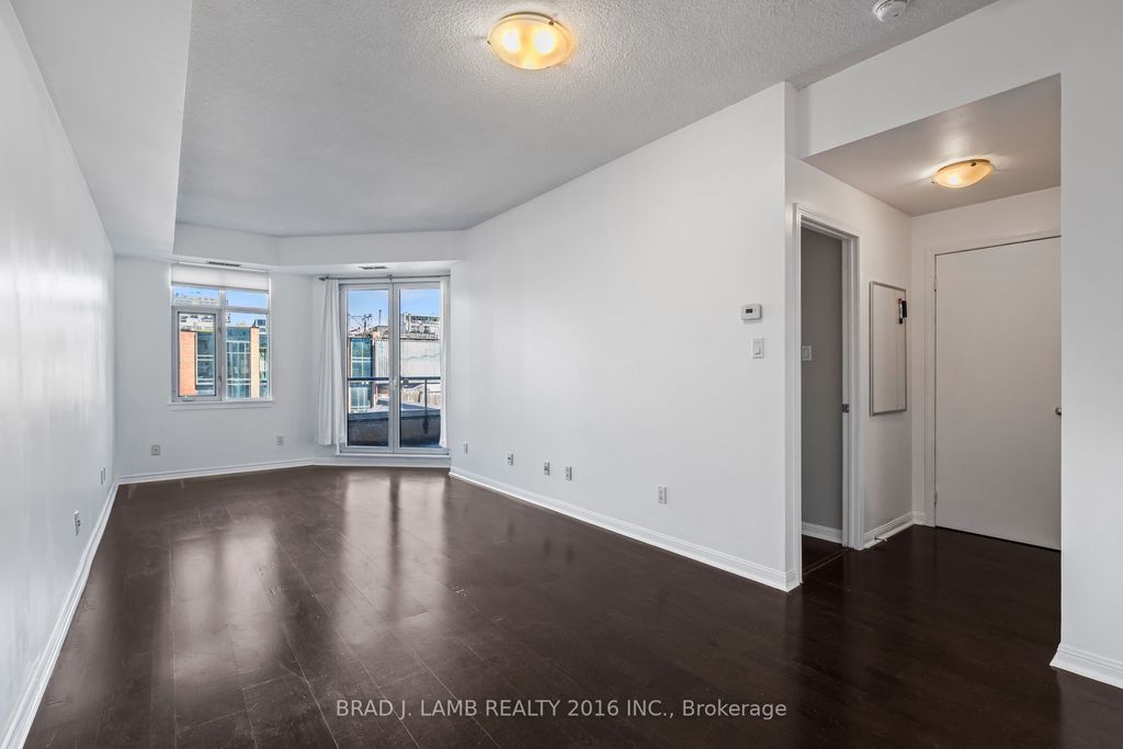 Photo of 550 Front Street W #428, Toronto, ON M5V 3N5 (MLS # C12407307)