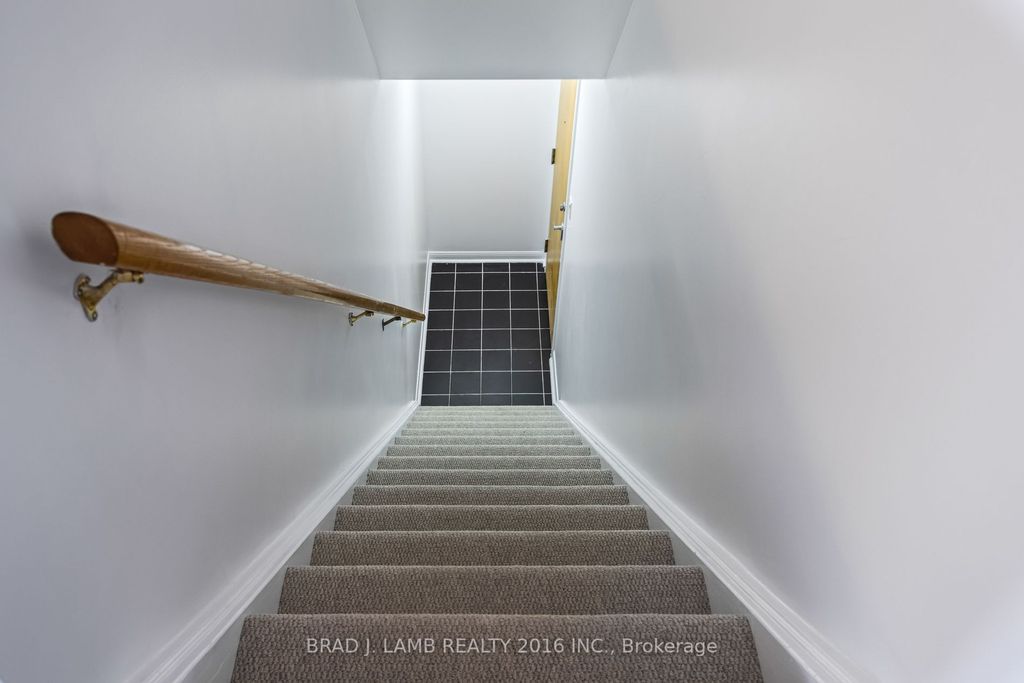 Photo of 550 Front Street W #428, Toronto, ON M5V 3N5 (MLS # C12407307)