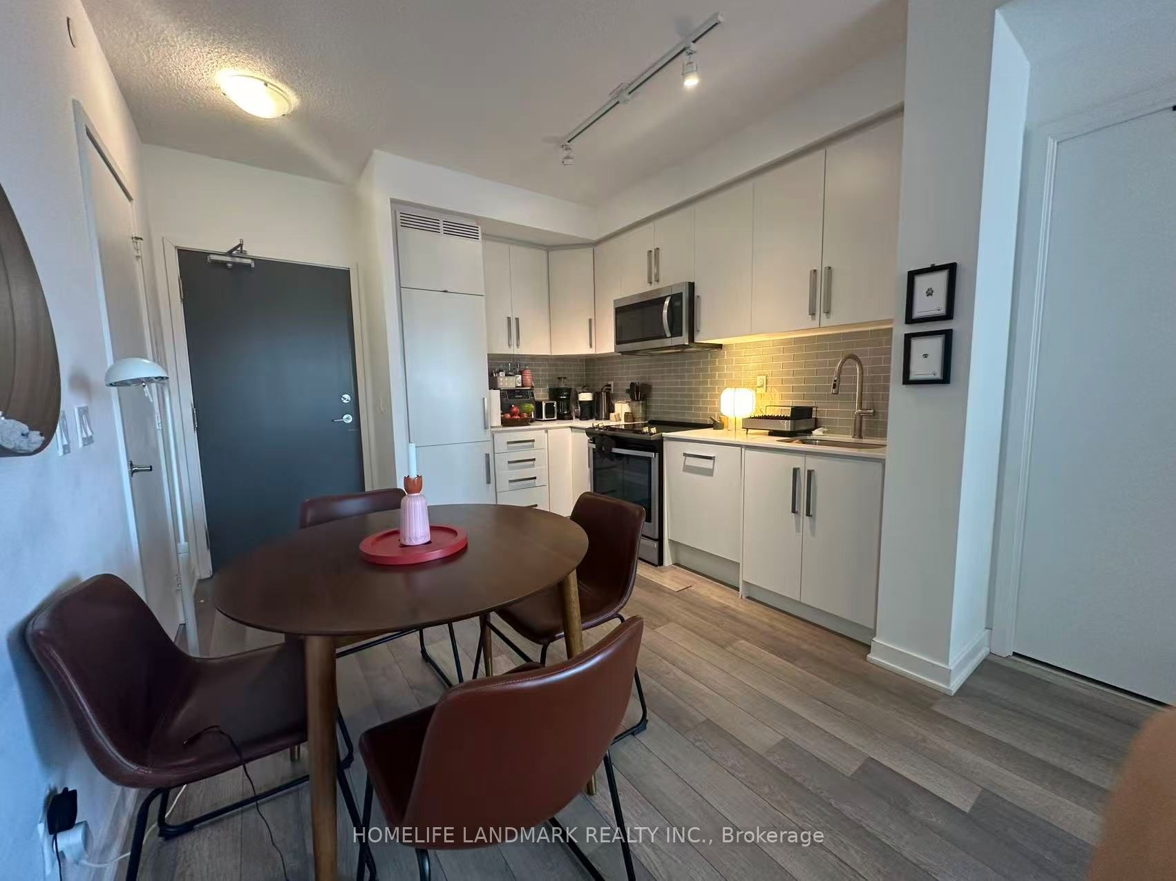 5180 Yonge Street 2807