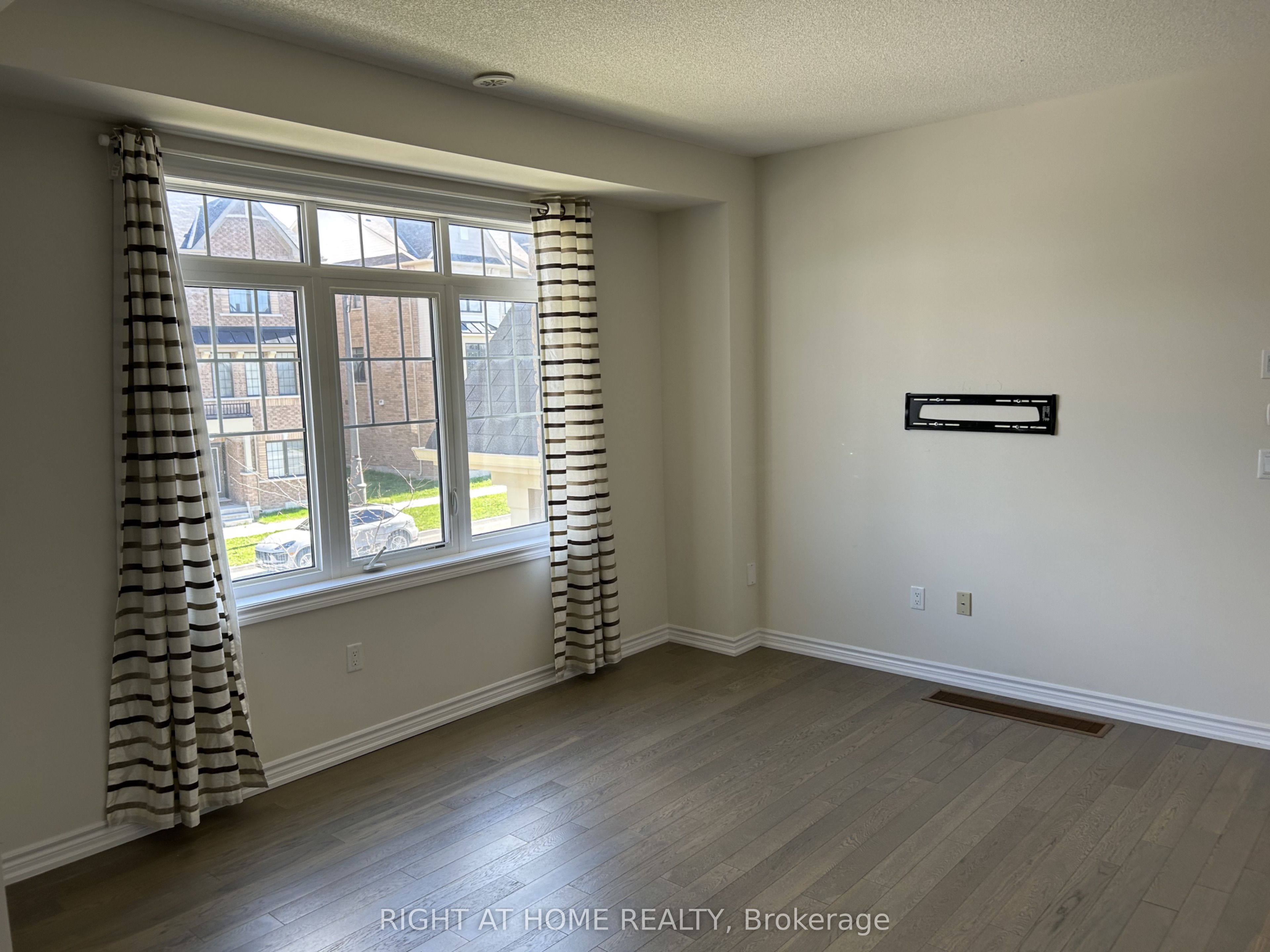 2 Isabella Peach Drive