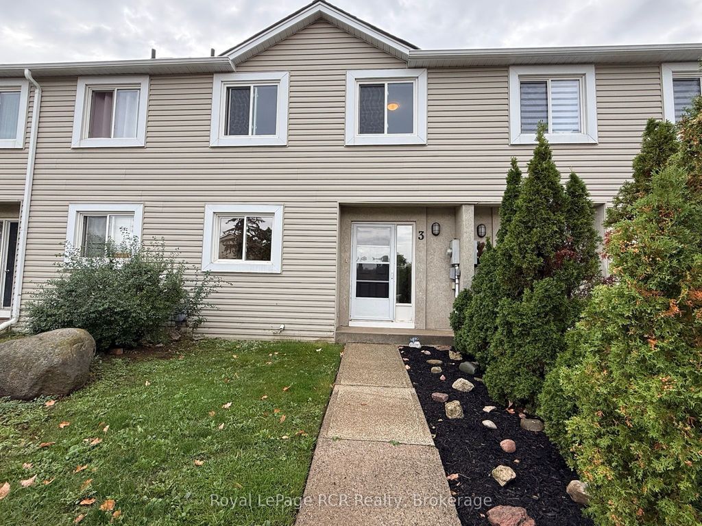 Photo of 15 Watts Crescent #3, Collingwood, ON L9Y 4S6 (MLS # S12823164)