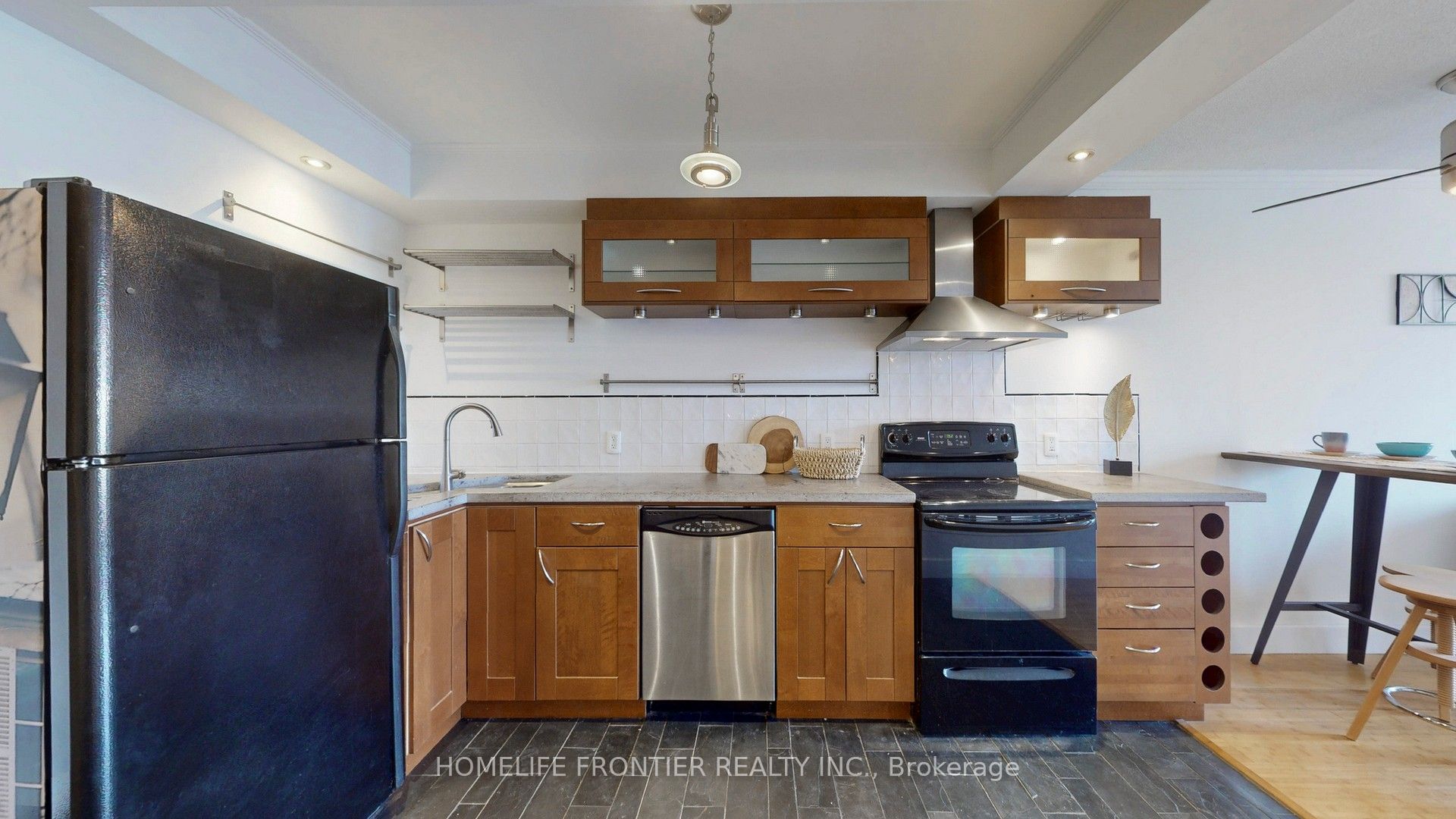 284 Bloor Street 806