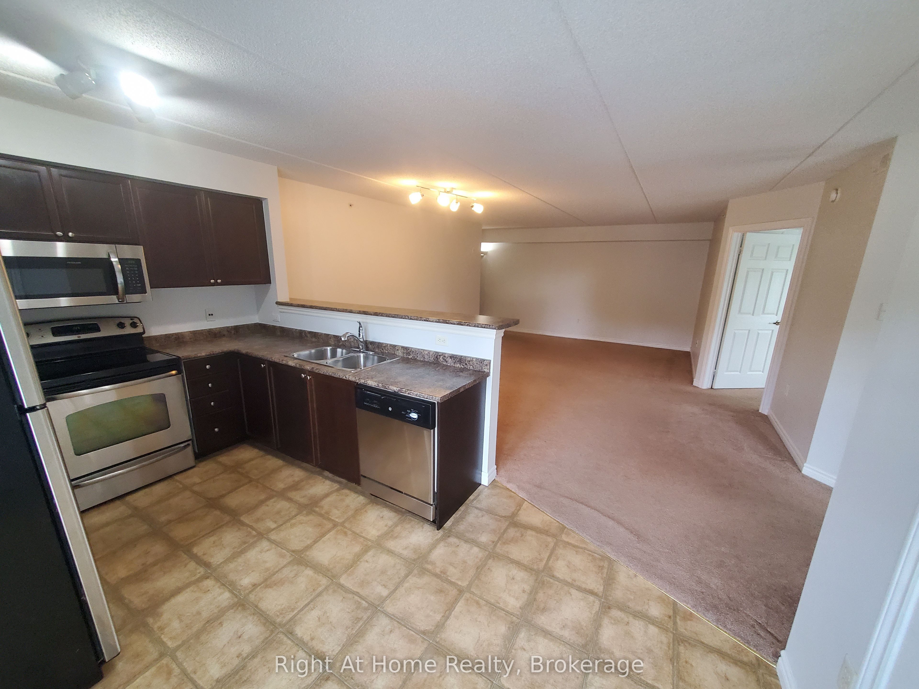 1487 Maple Avenue 202