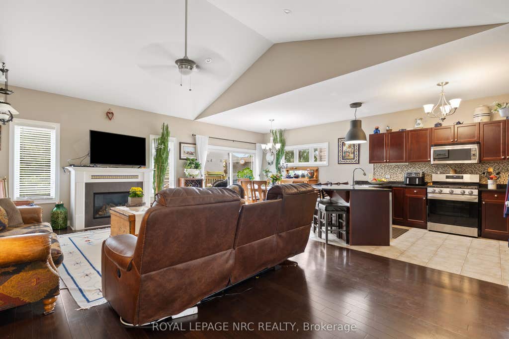 Photo of 15 Fisher Drive, Niagara-on-the-Lake, ON L0S 1T0 (MLS # X13559828)