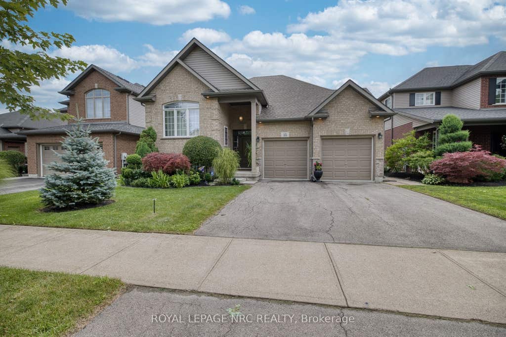 Photo of 15 Fisher Drive, Niagara-on-the-Lake, ON L0S 1T0 (MLS # X13559828)