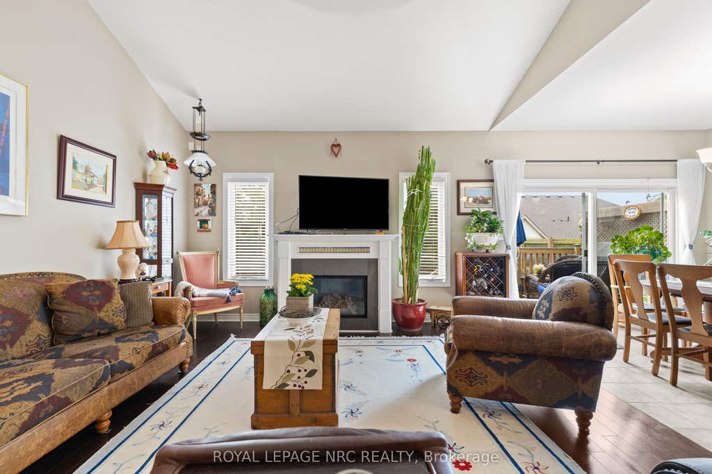 Photo of 15 Fisher Drive, Niagara-on-the-Lake, ON L0S 1T0 (MLS # X13559828)