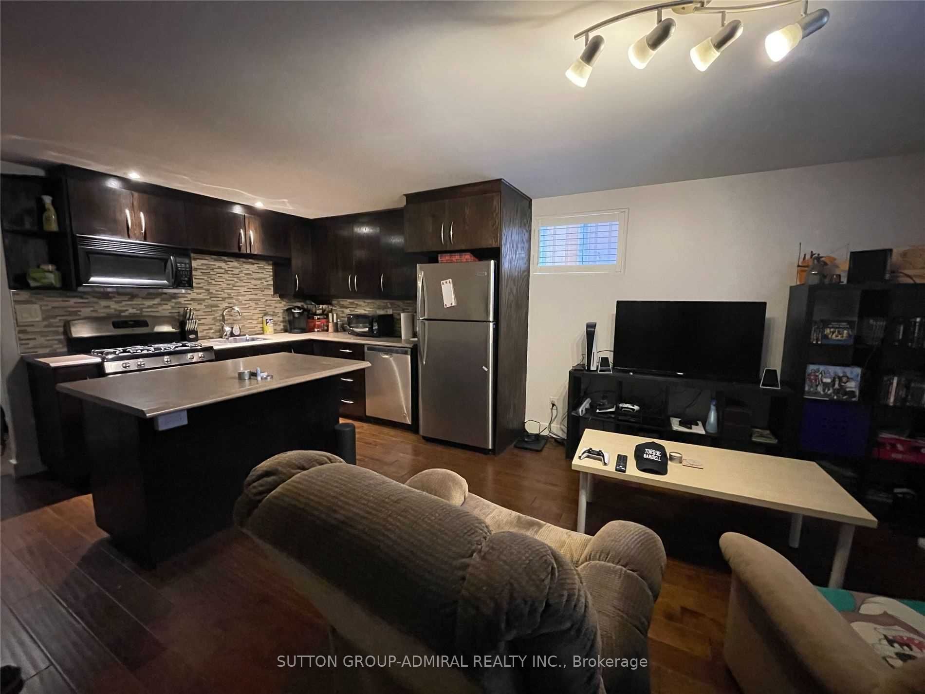 1148 Islington Avenue Lower