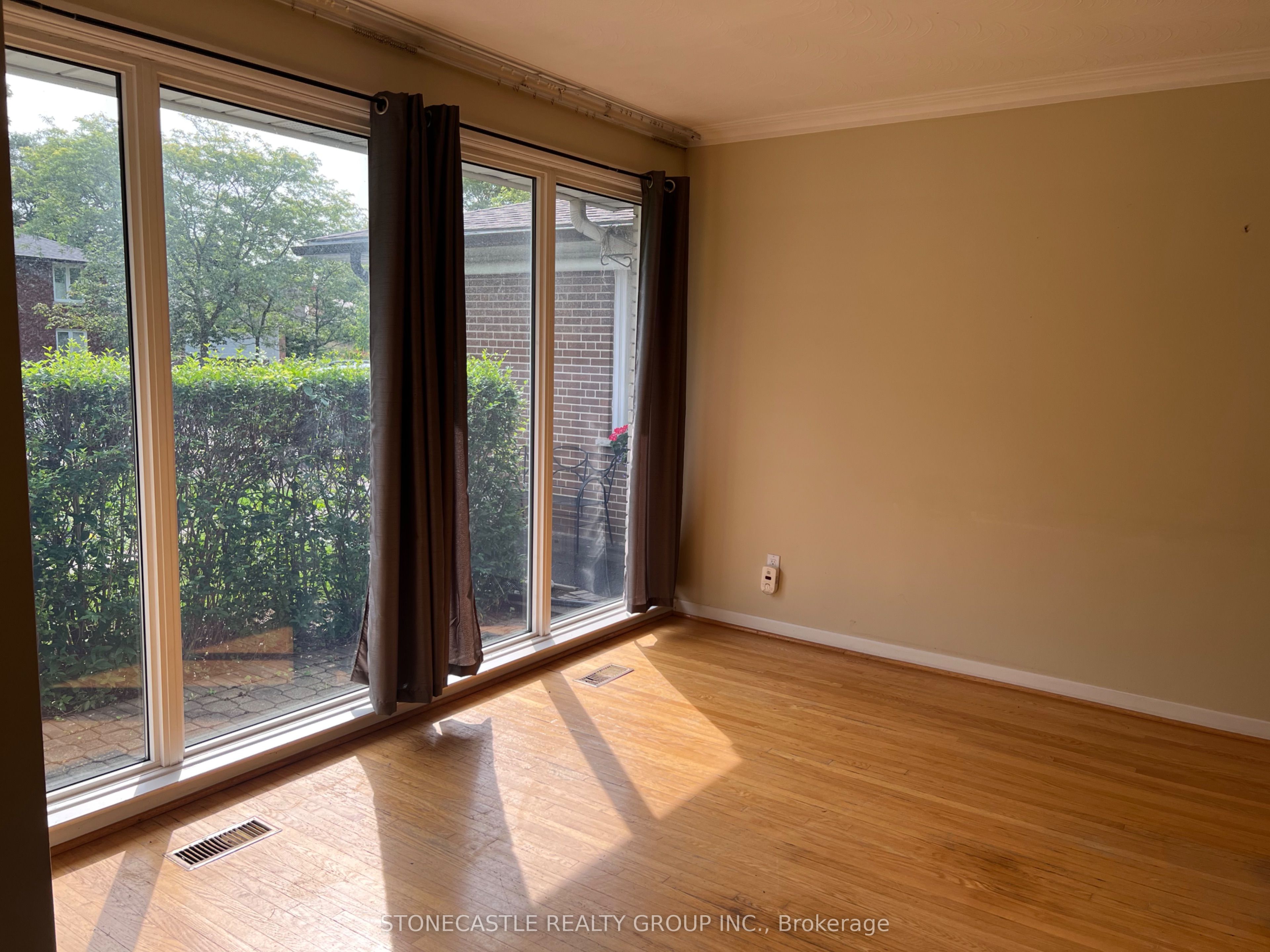 8 Hartsdale Drive