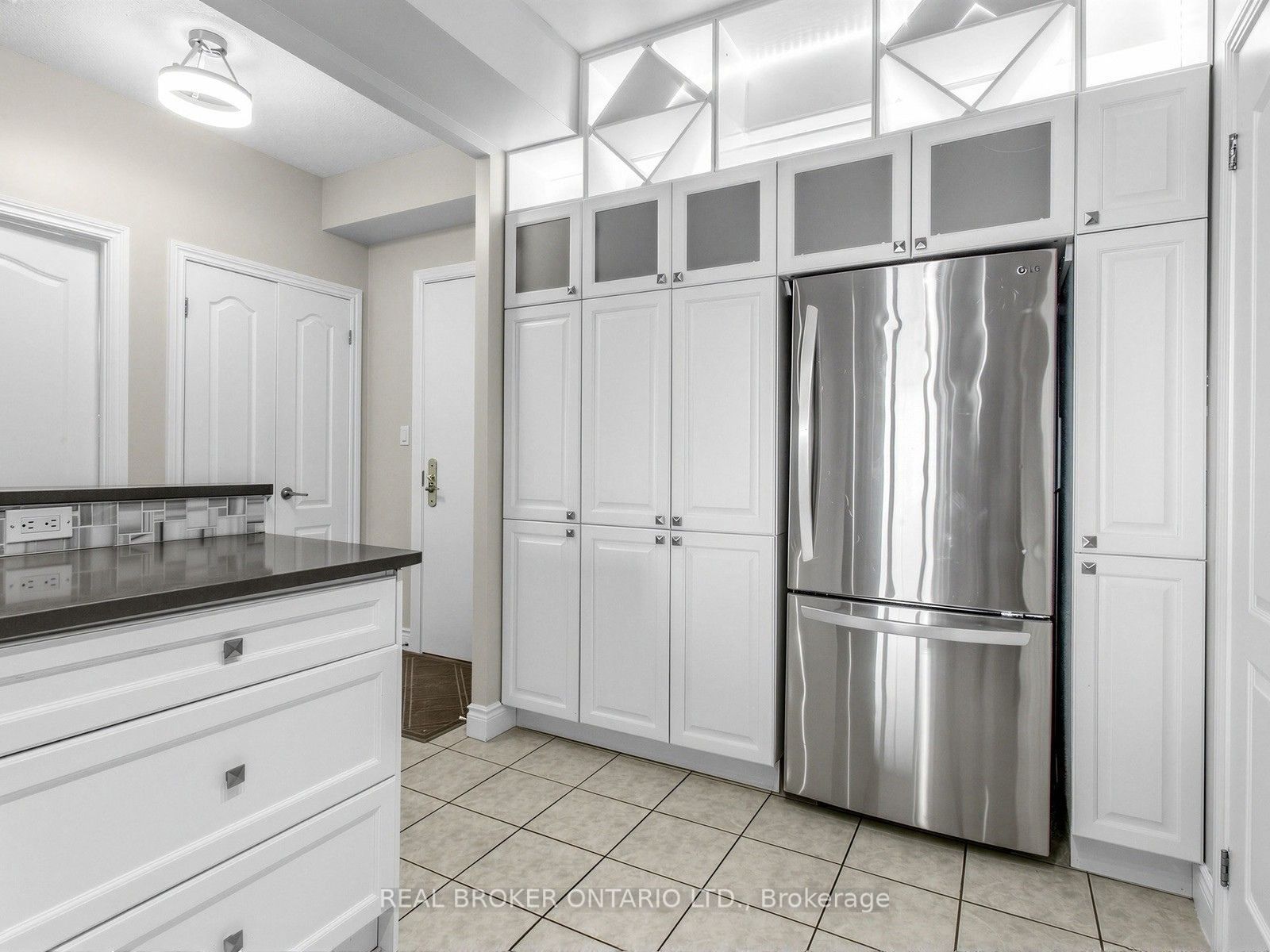 2 Aberfoyle Crescent 502