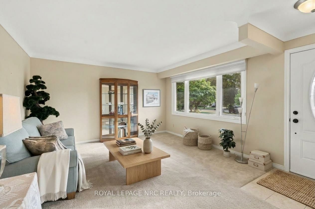 13 Hardwood Grove