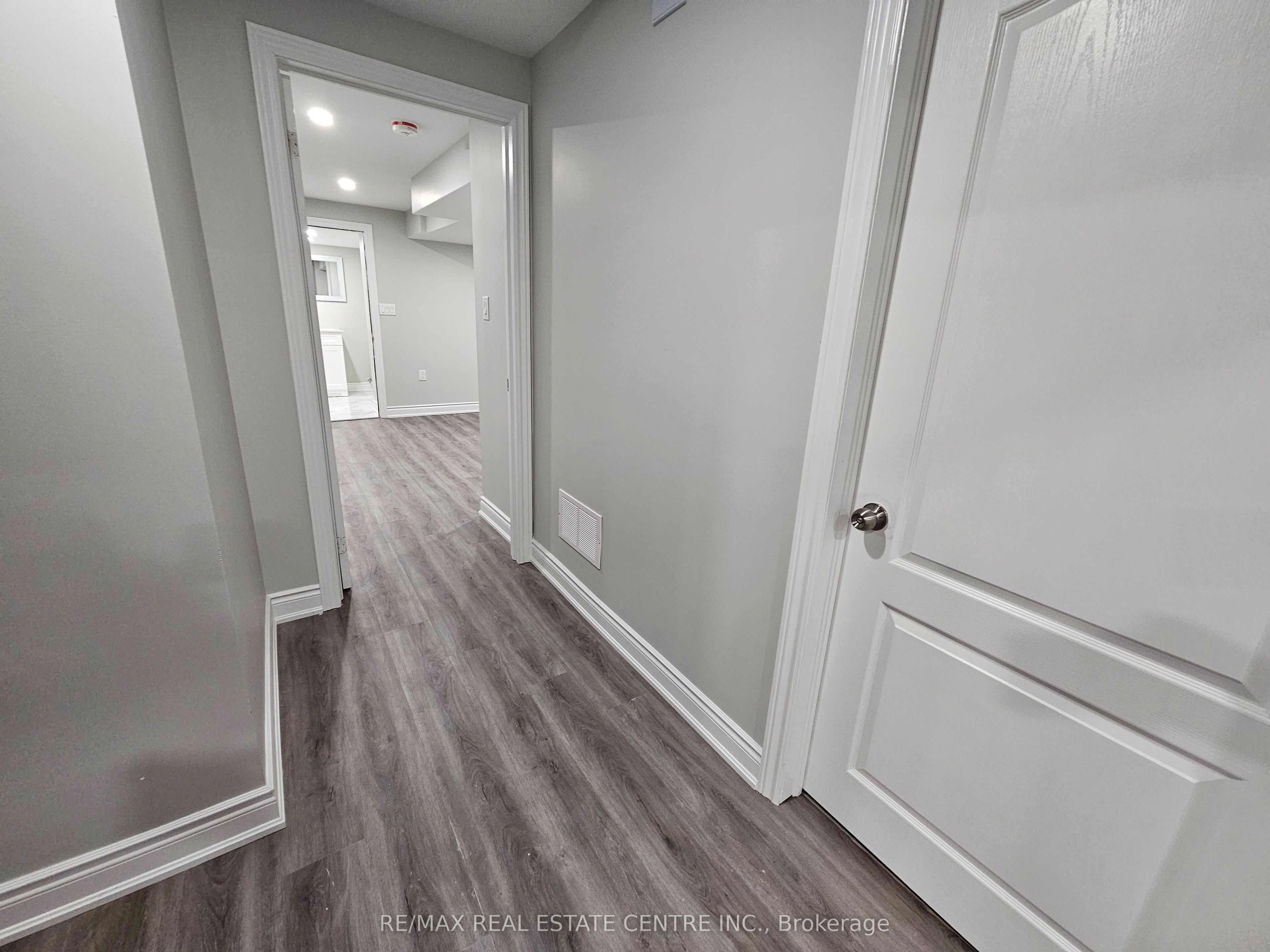 180 Giddings Crescent Basemen