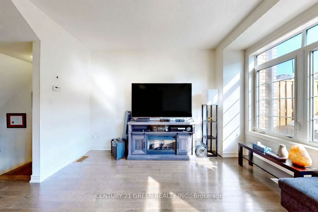 Photo of 17 Haymarket Drive, Brampton, ON L7A 5C3 (MLS # W12648816)