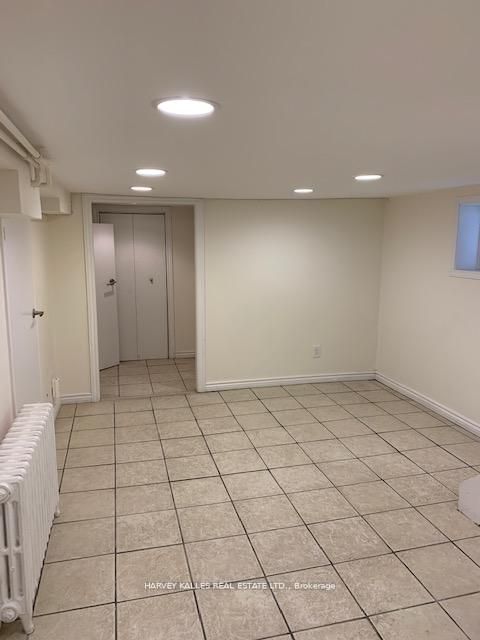 541 Palmerston Boulevard 3 Toronto ON M6G 2P4