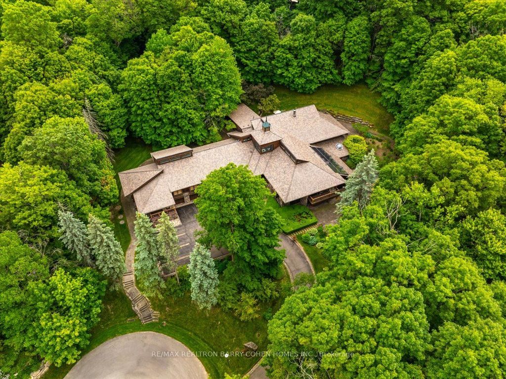 Photo of 20 Woodsend Crescent, Aurora, ON L4G 6W6 (MLS # N12784210)