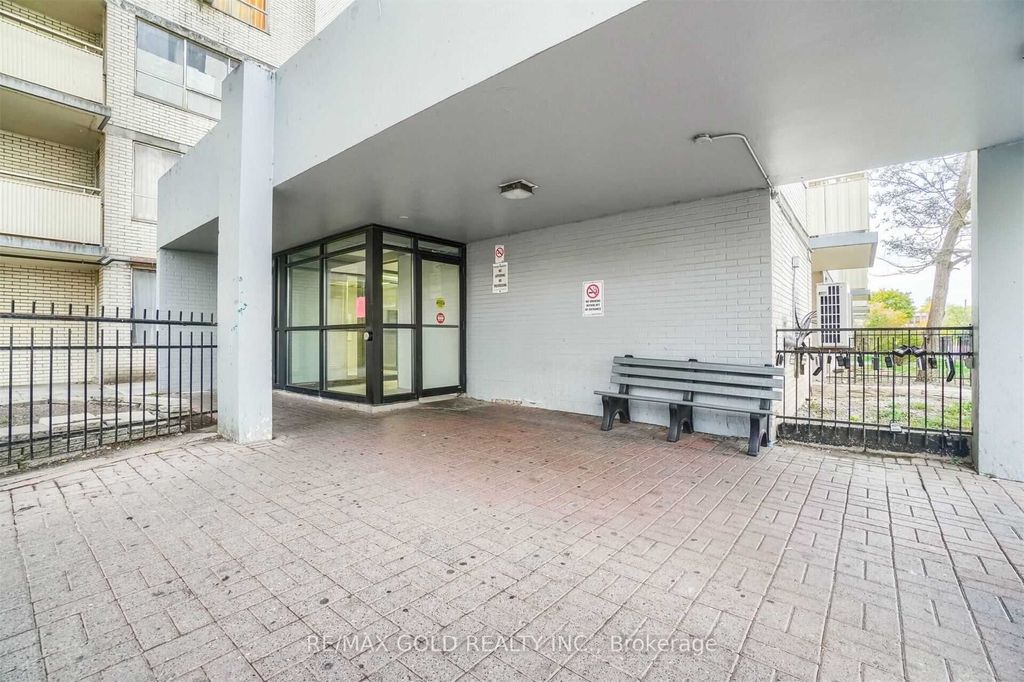 Photo of 340 Dixon Road #513, Toronto, ON M9R 1T1 (MLS # W12520920)