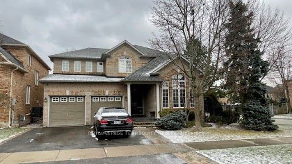Photo of 2089 Blackforest Crescent, Oakville, ON L6M 4T5 (MLS # W13075692)