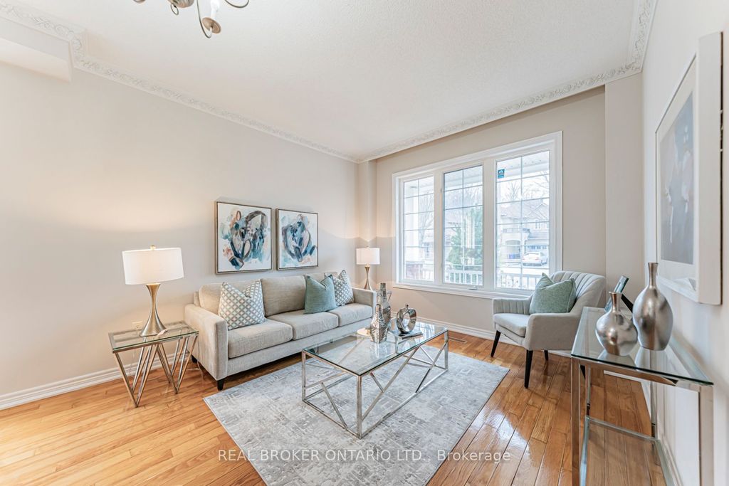 Photo of 33 Kingshill Road, Richmond Hill, ON L4E 4B1 (MLS # N12980726)