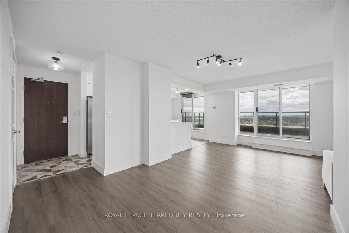 335 Rathburn Road W 2212
