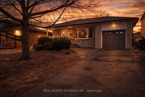 87 Euclid Avenue Toronto ON M1C 1J8