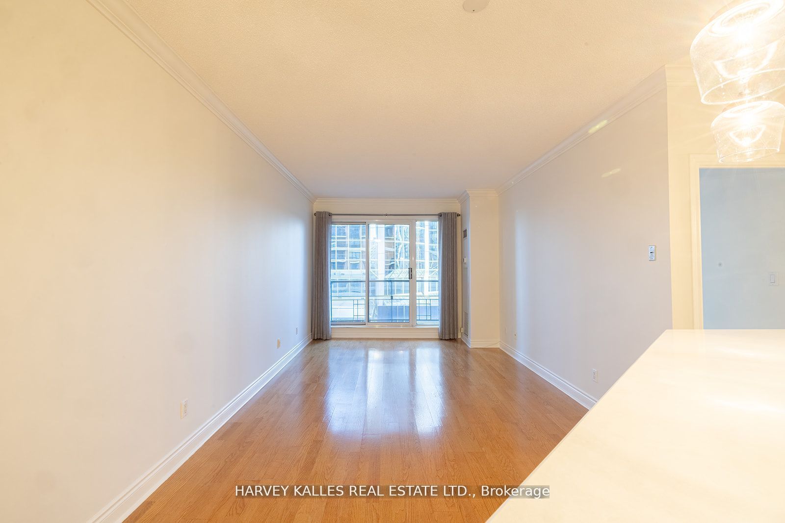 2 Aberfoyle Crescent 412
